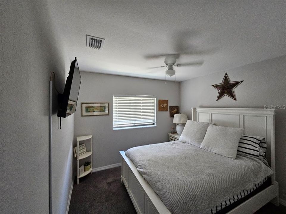 For Sale: $549,999 (4 beds, 2 baths, 1718 Square Feet)