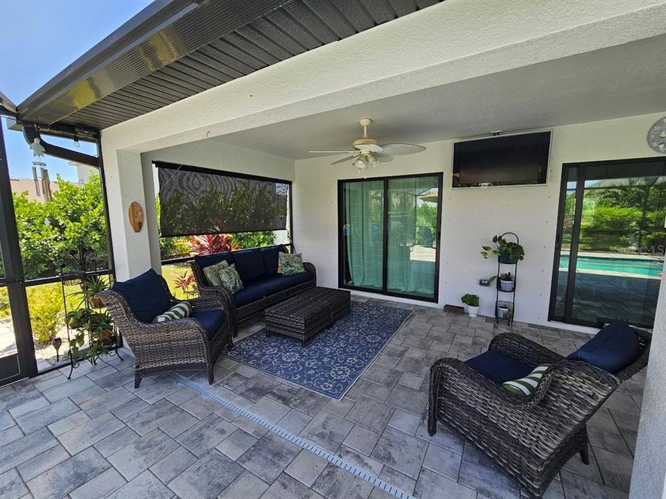 For Sale: $549,999 (4 beds, 2 baths, 1718 Square Feet)