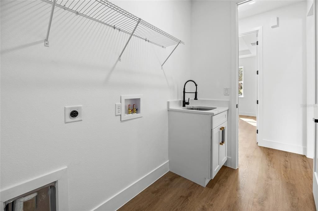 En Venta: $489,900 (4 camas, 2 baños, 2073 Pies cuadrados)