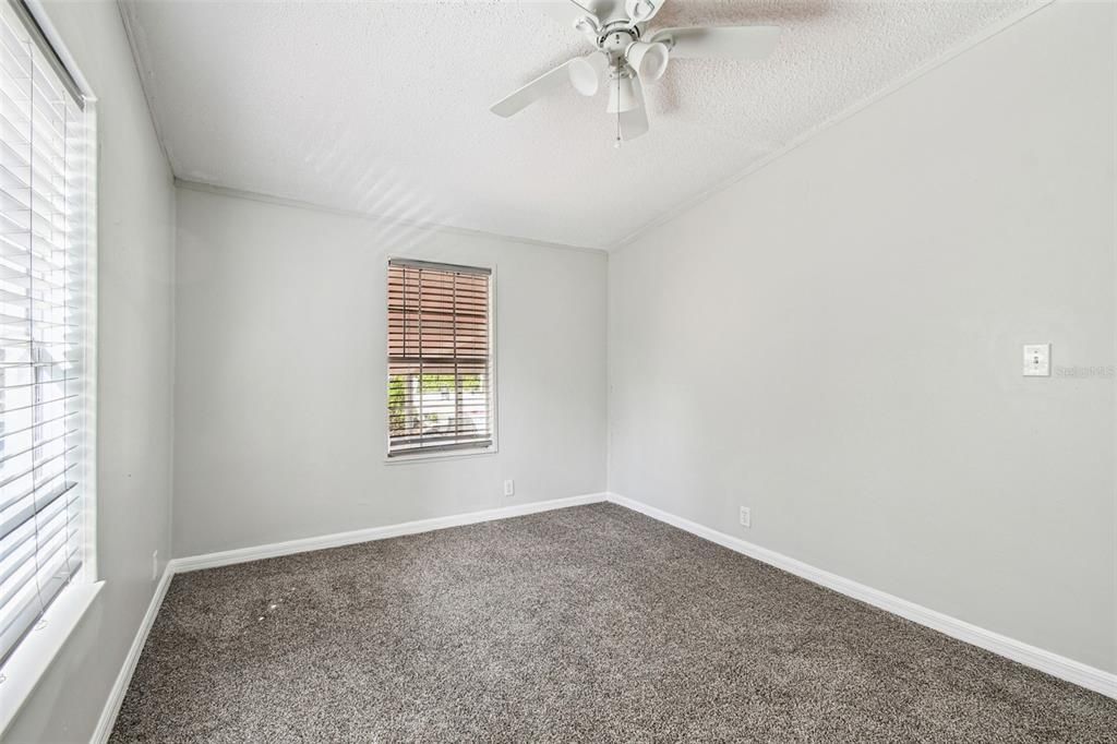 For Sale: $400,000 (4 beds, 2 baths, 1976 Square Feet)