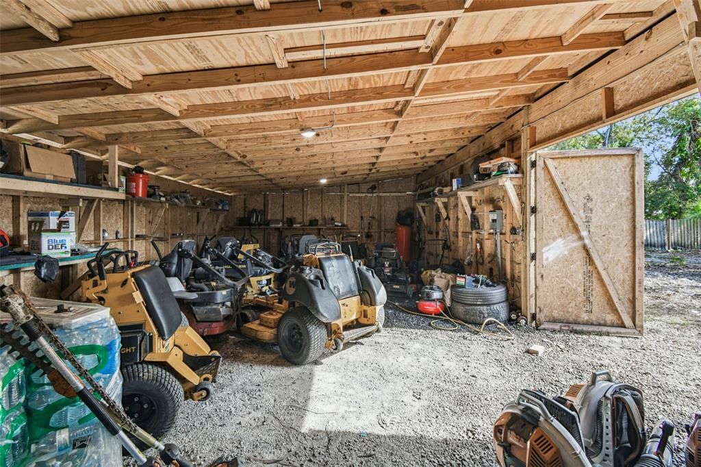 For Sale: $400,000 (4 beds, 2 baths, 1976 Square Feet)