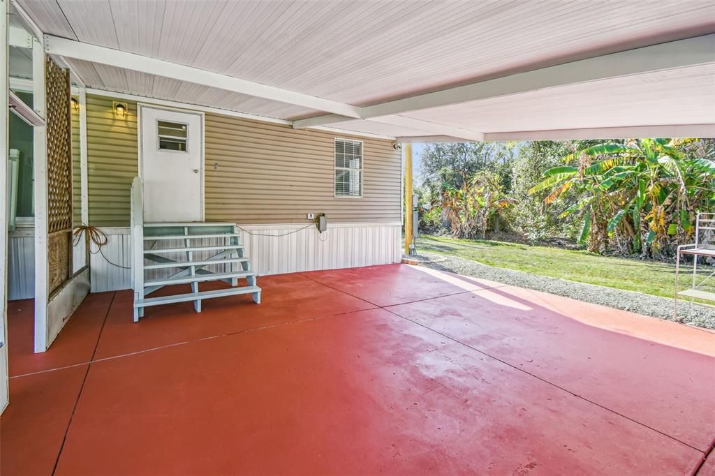 For Sale: $400,000 (4 beds, 2 baths, 1976 Square Feet)