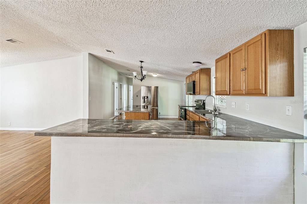 For Sale: $400,000 (4 beds, 2 baths, 1976 Square Feet)