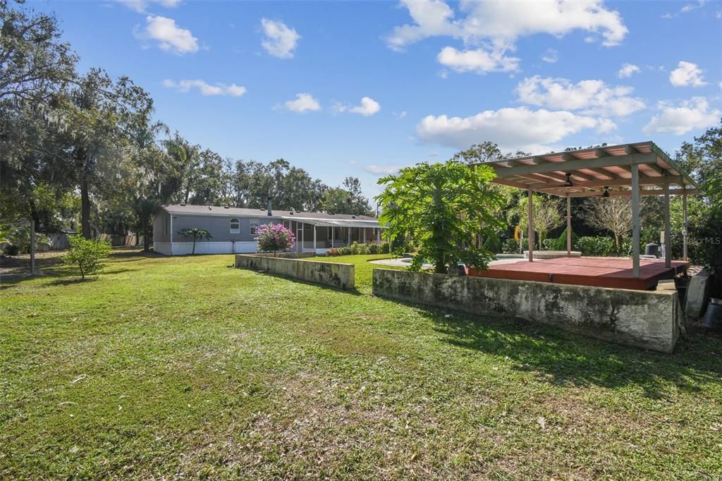 For Sale: $400,000 (4 beds, 2 baths, 1976 Square Feet)