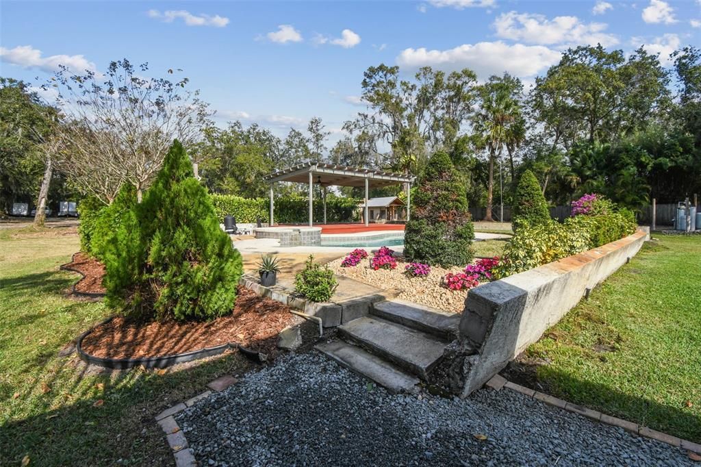 For Sale: $400,000 (4 beds, 2 baths, 1976 Square Feet)