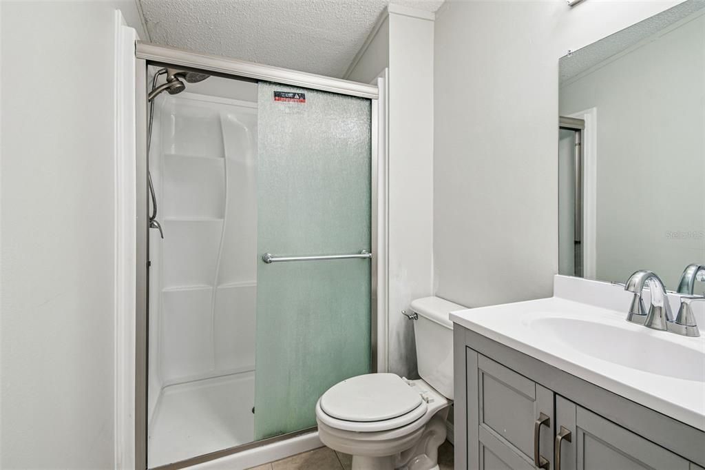 For Sale: $400,000 (4 beds, 2 baths, 1976 Square Feet)