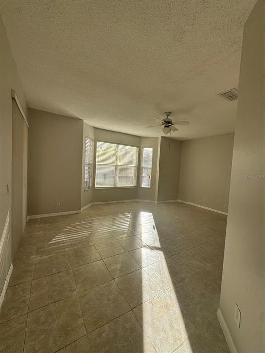 For Rent: $2,400 (4 beds, 2 baths, 2815 Square Feet)