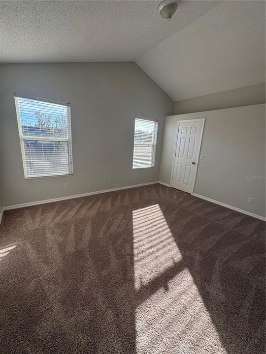 For Rent: $2,400 (4 beds, 2 baths, 2815 Square Feet)