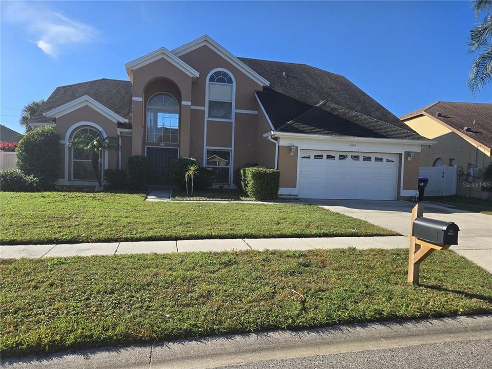 For Rent: $2,400 (4 beds, 2 baths, 2815 Square Feet)