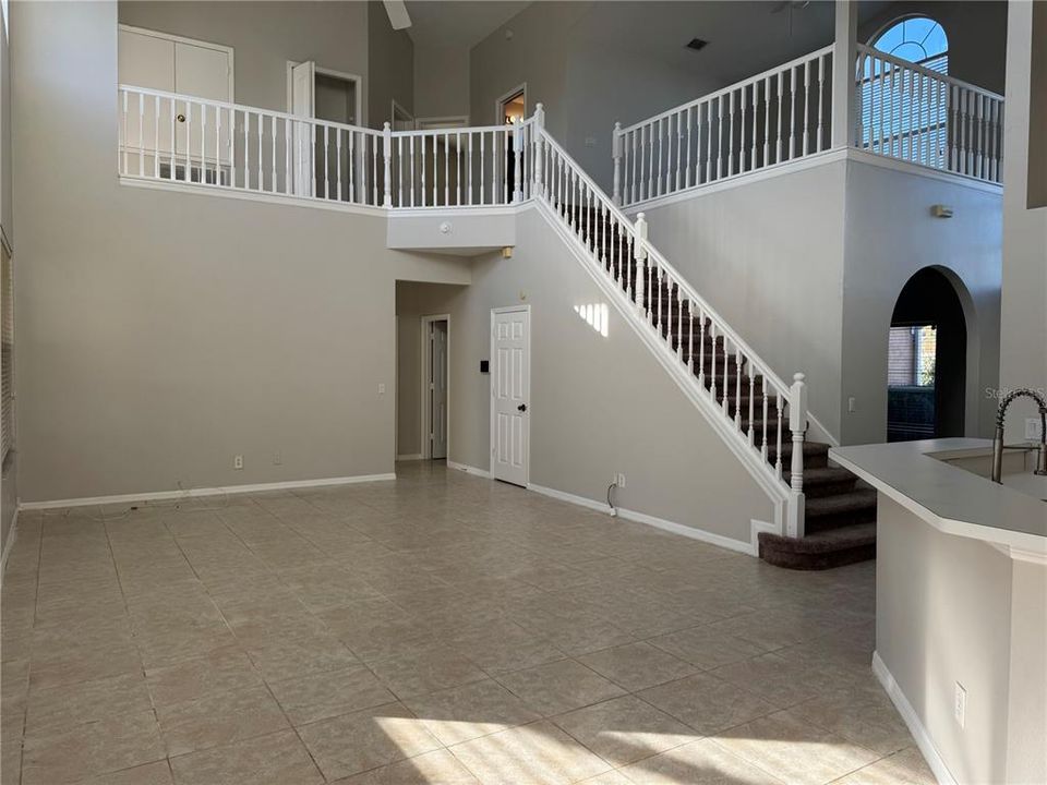 For Rent: $2,400 (4 beds, 2 baths, 2815 Square Feet)