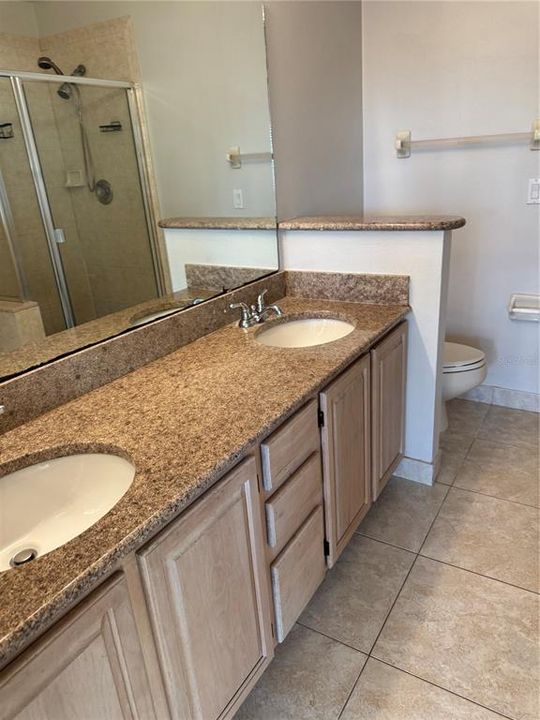 For Rent: $2,400 (4 beds, 2 baths, 2815 Square Feet)