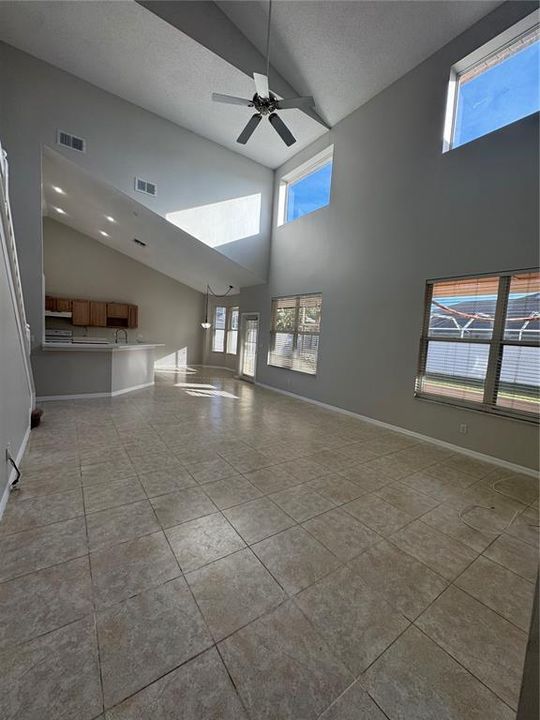 For Rent: $2,400 (4 beds, 2 baths, 2815 Square Feet)