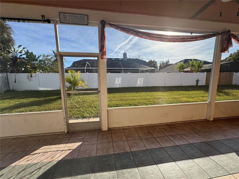 For Rent: $2,400 (4 beds, 2 baths, 2815 Square Feet)