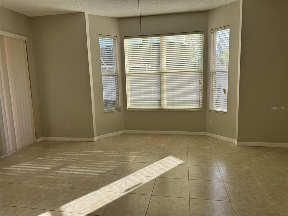 For Rent: $2,400 (4 beds, 2 baths, 2815 Square Feet)