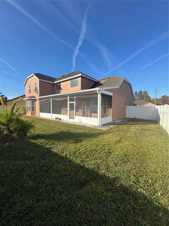 For Rent: $2,400 (4 beds, 2 baths, 2815 Square Feet)