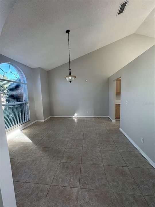 For Rent: $2,400 (4 beds, 2 baths, 2815 Square Feet)