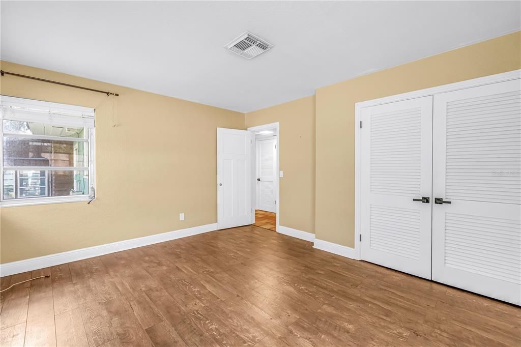 待售: $450,000 (2 贝兹, 2 浴室, 1730 平方英尺)