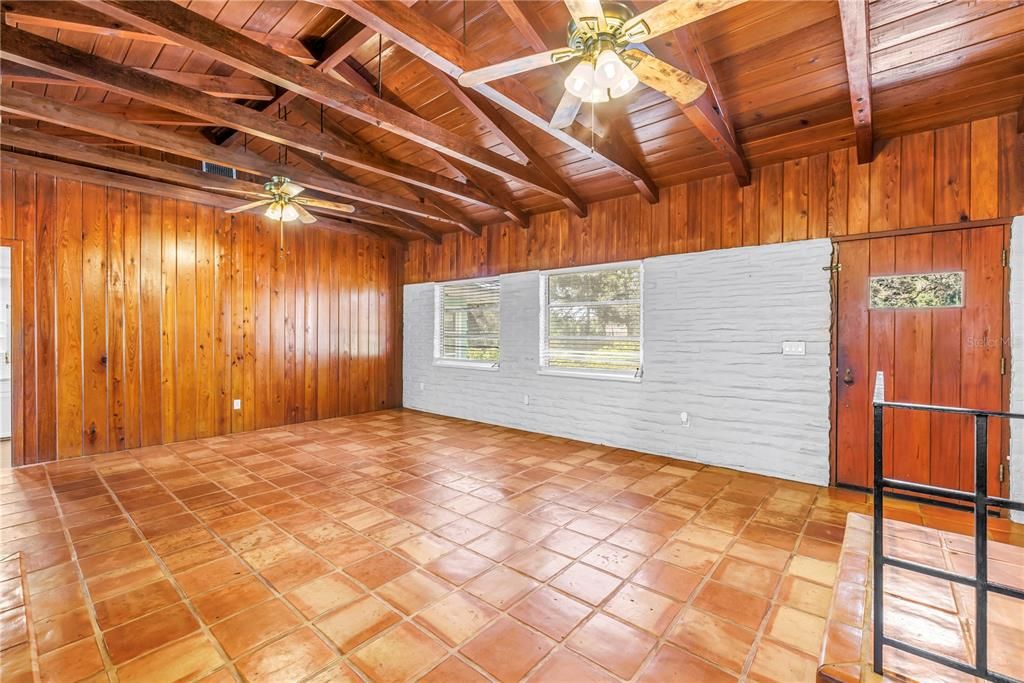 待售: $450,000 (2 贝兹, 2 浴室, 1730 平方英尺)