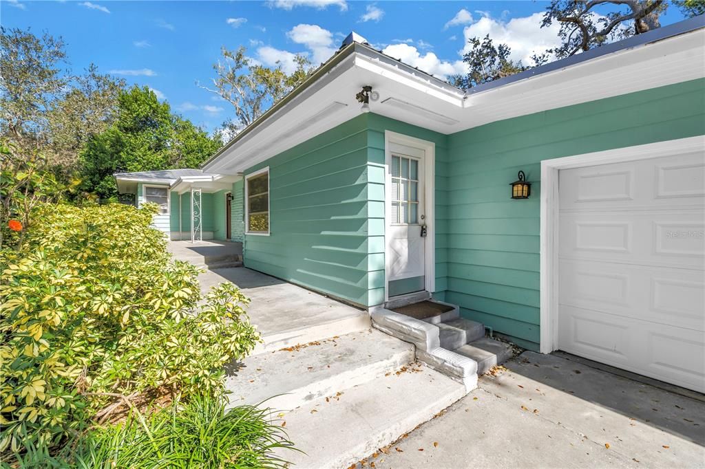 待售: $450,000 (2 贝兹, 2 浴室, 1730 平方英尺)