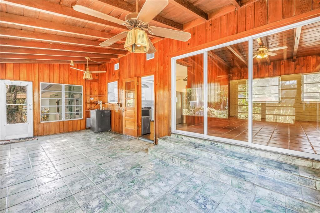 待售: $450,000 (2 贝兹, 2 浴室, 1730 平方英尺)