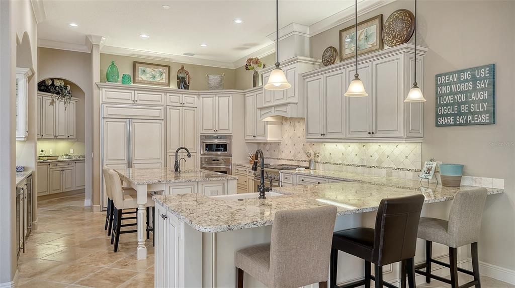 На продажу: $2,900,000 (4 спален, 4 ванн, 4671 Квадратных фут)