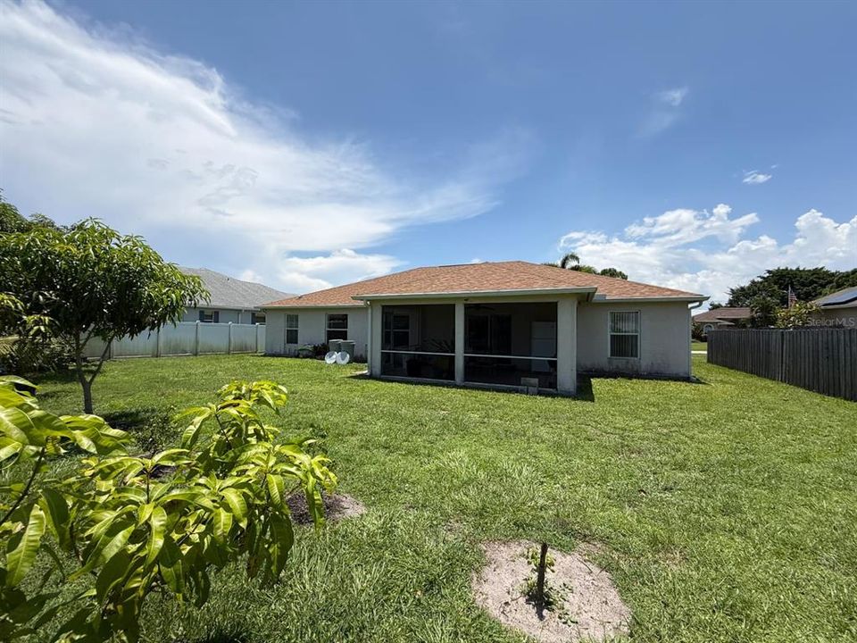 For Sale: $399,000 (3 beds, 2 baths, 2020 Square Feet)