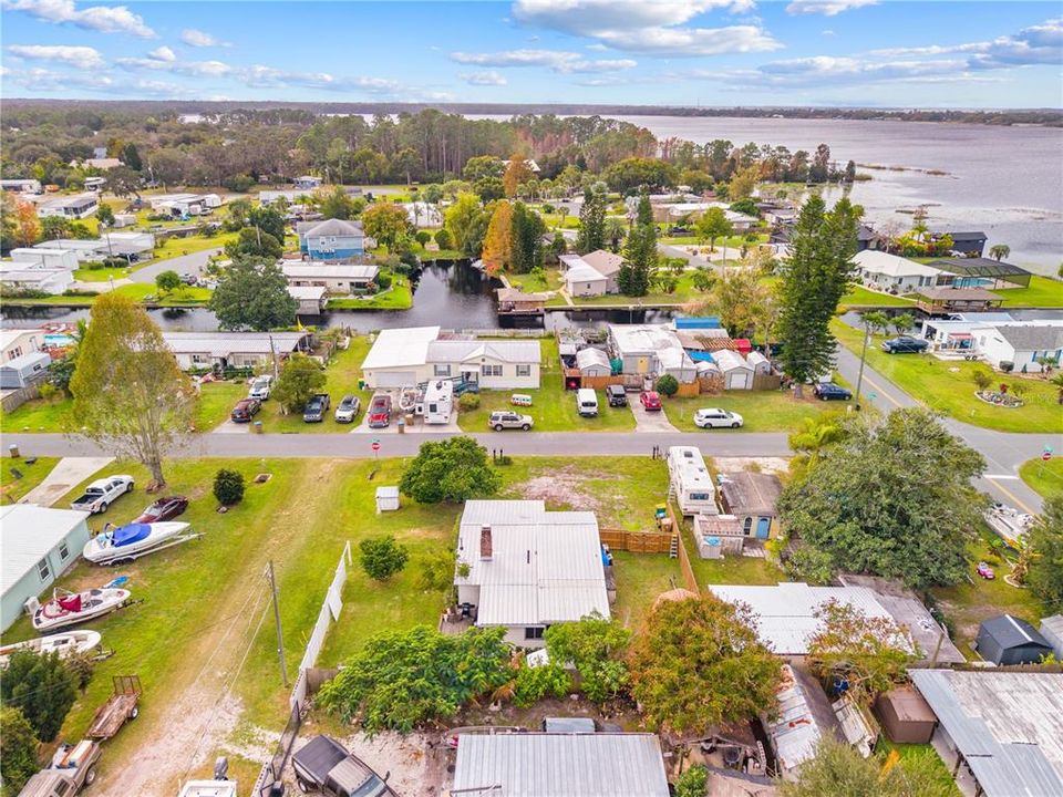 For Sale: $175,000 (1 beds, 1 baths, 696 Square Feet)