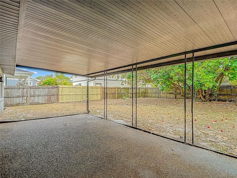 Под контрактом: $519,900 (3 спален, 2 ванн, 2220 Квадратных фут)