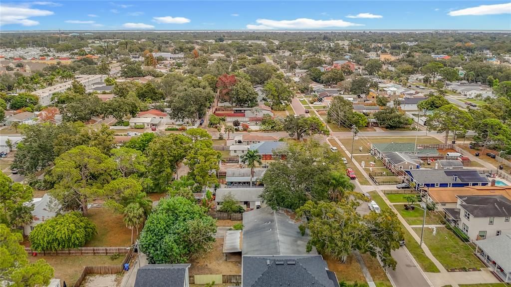 Под контрактом: $519,900 (3 спален, 2 ванн, 2220 Квадратных фут)