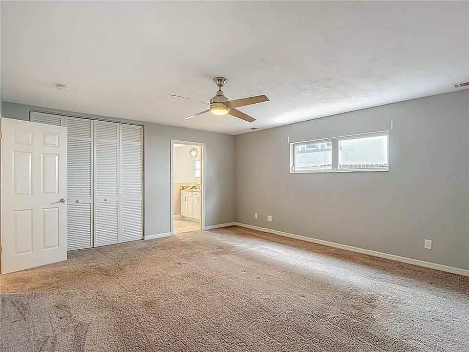 Под контрактом: $519,900 (3 спален, 2 ванн, 2220 Квадратных фут)