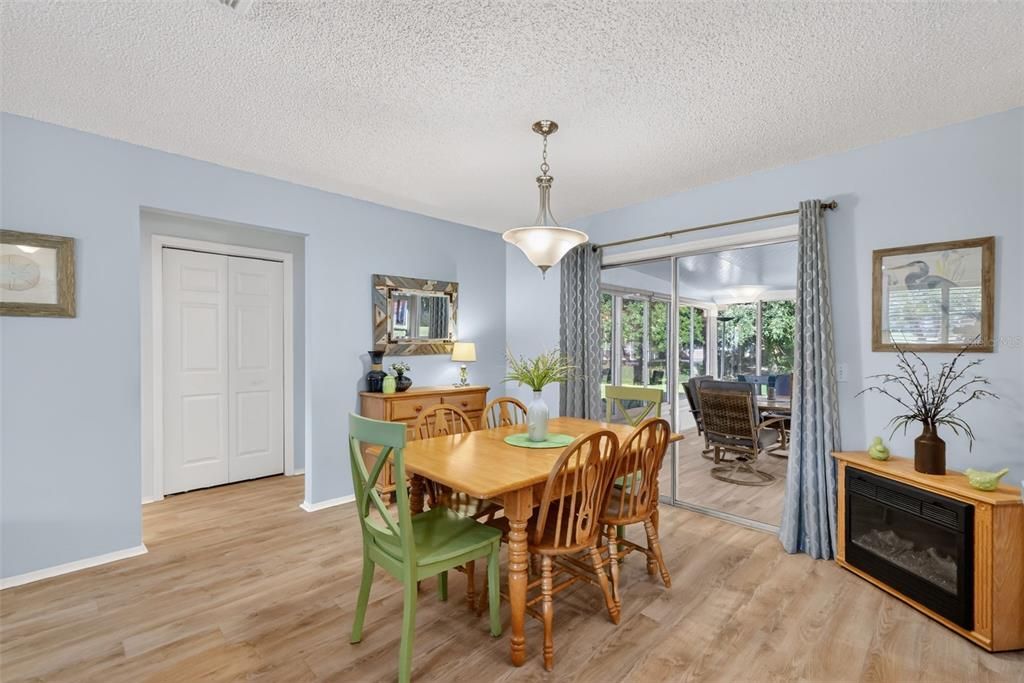 待售: $315,000 (2 贝兹, 2 浴室, 1248 平方英尺)