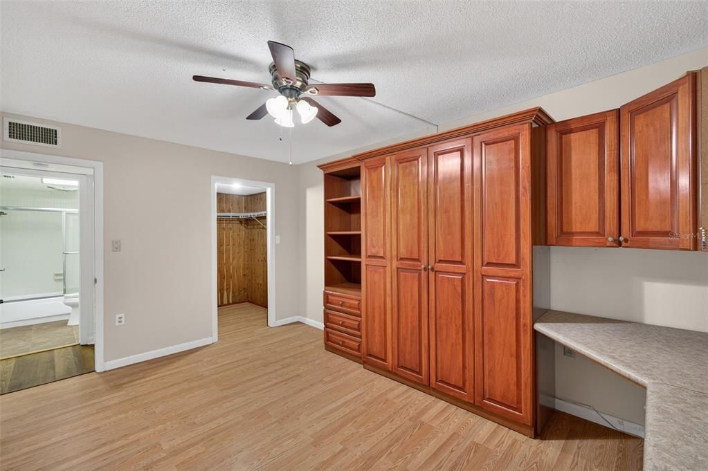 For Sale: $180,000 (2 beds, 2 baths, 1150 Square Feet)