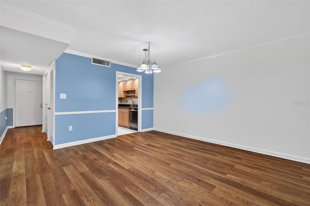 For Sale: $180,000 (2 beds, 2 baths, 1150 Square Feet)