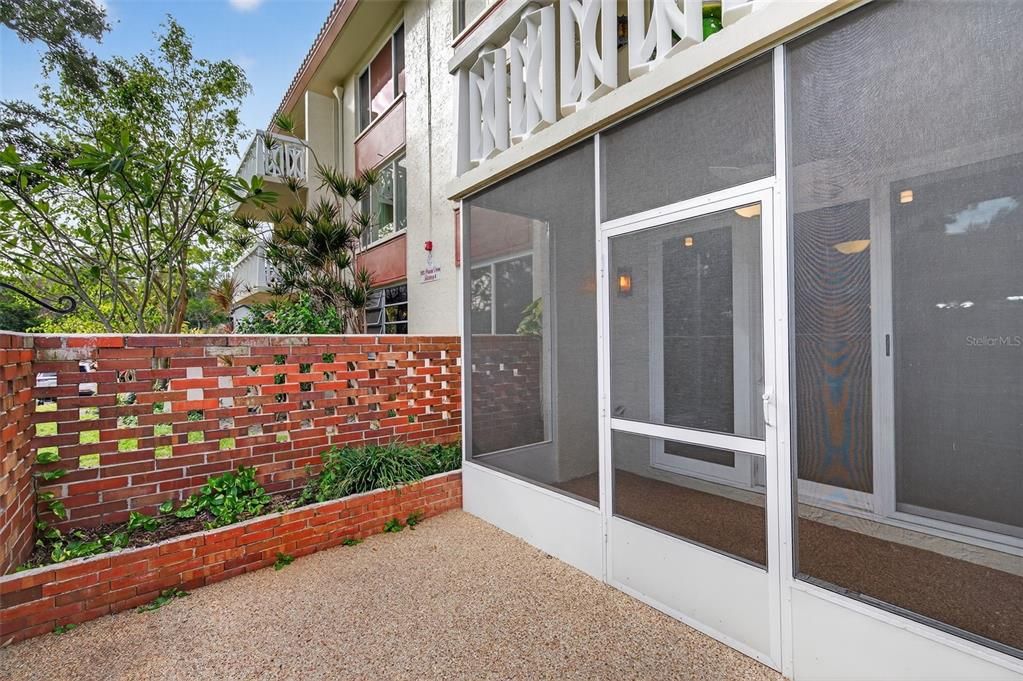 For Sale: $180,000 (2 beds, 2 baths, 1150 Square Feet)