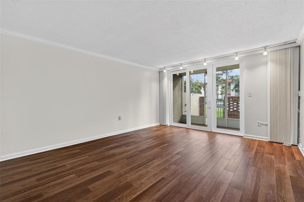 For Sale: $180,000 (2 beds, 2 baths, 1150 Square Feet)