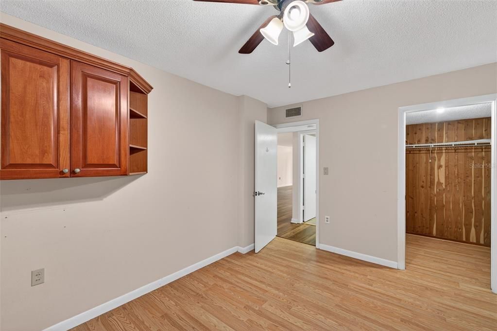 For Sale: $180,000 (2 beds, 2 baths, 1150 Square Feet)