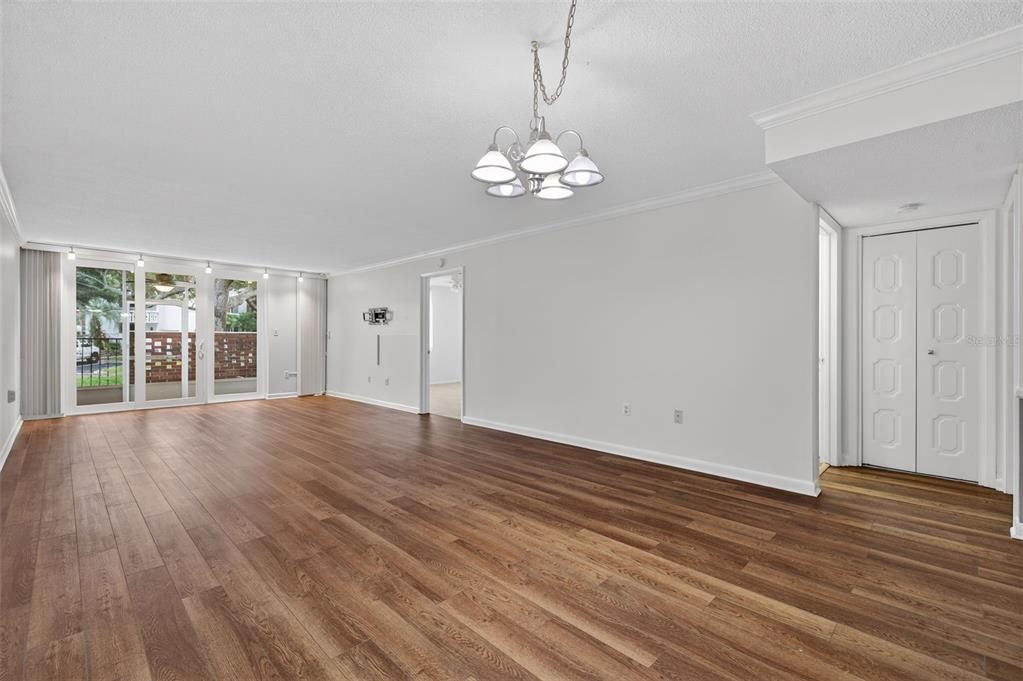 For Sale: $180,000 (2 beds, 2 baths, 1150 Square Feet)