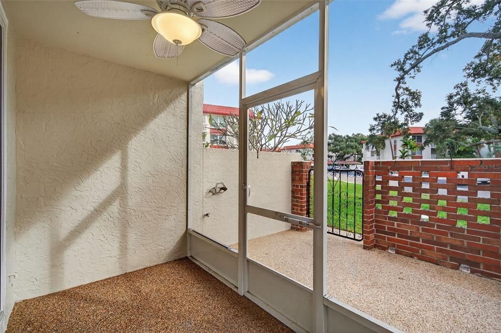 For Sale: $180,000 (2 beds, 2 baths, 1150 Square Feet)