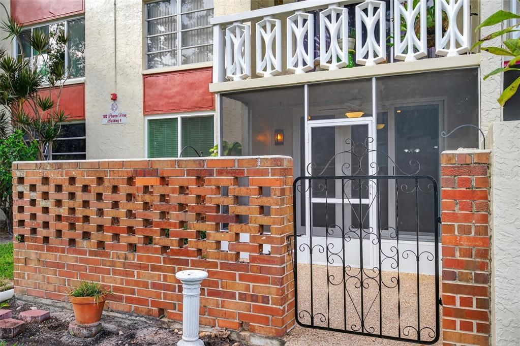 For Sale: $180,000 (2 beds, 2 baths, 1150 Square Feet)