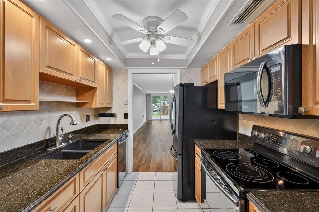 For Sale: $180,000 (2 beds, 2 baths, 1150 Square Feet)