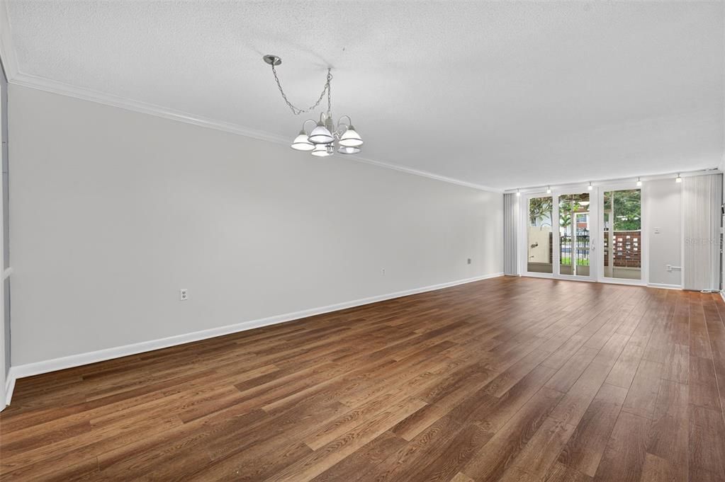 For Sale: $180,000 (2 beds, 2 baths, 1150 Square Feet)