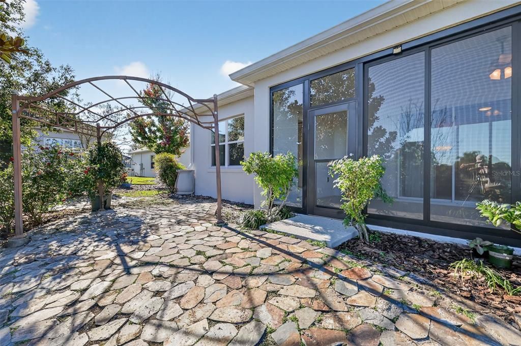 For Sale: $544,000 (3 beds, 2 baths, 2000 Square Feet)