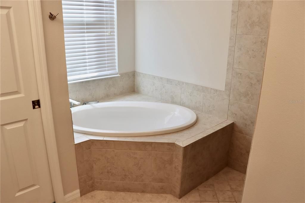 For Sale: $544,000 (3 beds, 2 baths, 2000 Square Feet)