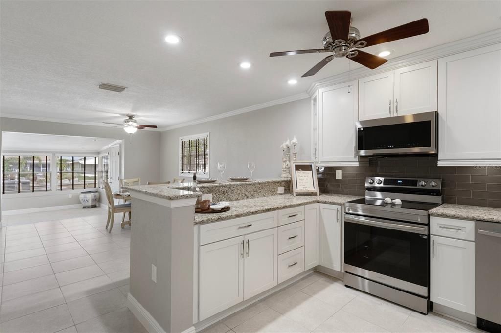 For Rent: $2,400 (2 beds, 2 baths, 1236 Square Feet)