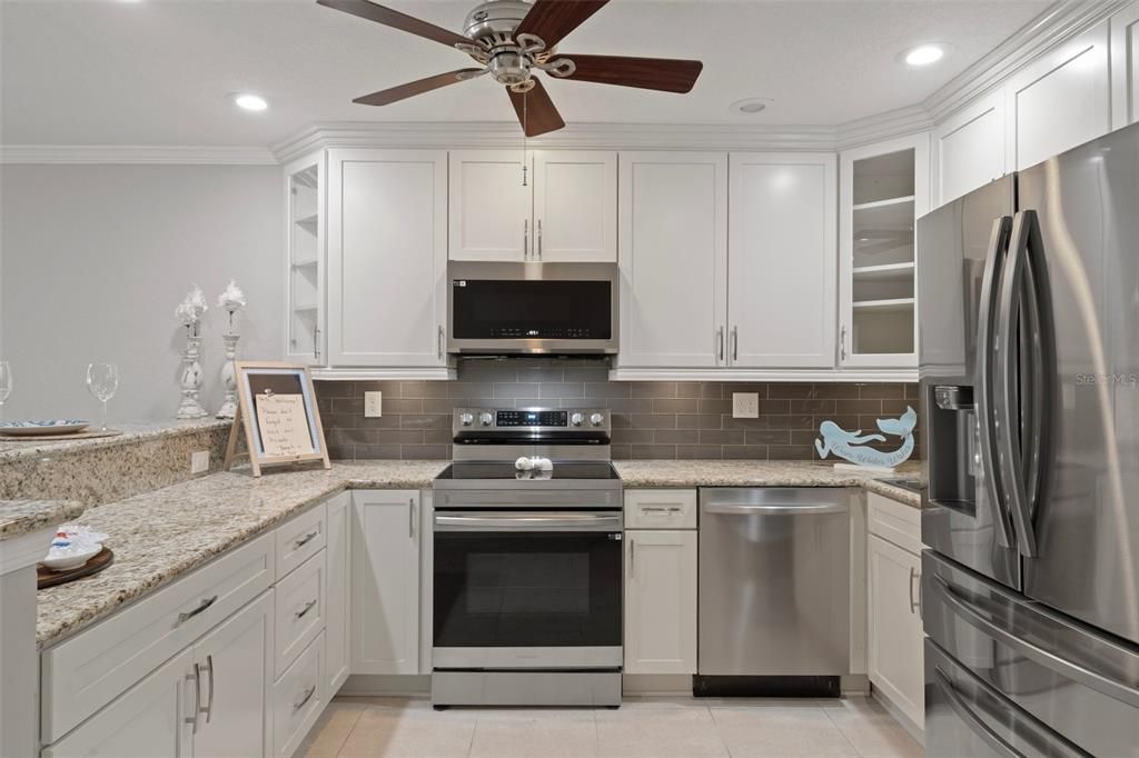 For Rent: $2,400 (2 beds, 2 baths, 1236 Square Feet)