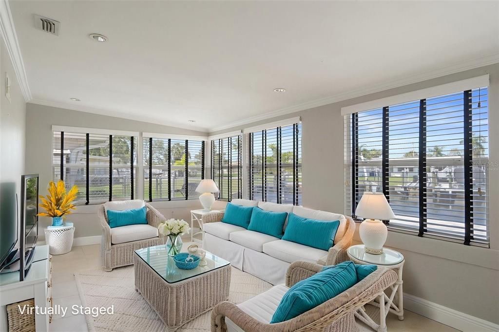 For Rent: $2,400 (2 beds, 2 baths, 1236 Square Feet)