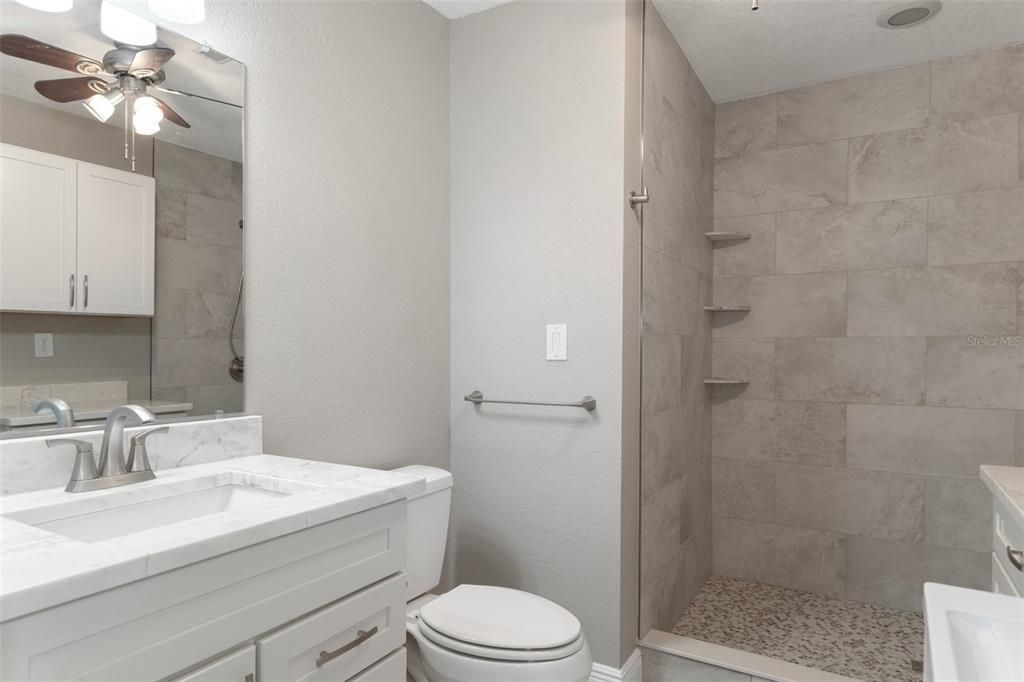 For Rent: $2,400 (2 beds, 2 baths, 1236 Square Feet)