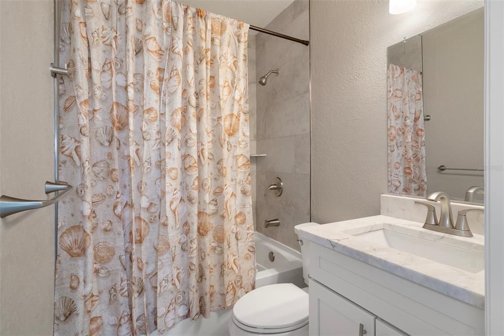 For Rent: $2,400 (2 beds, 2 baths, 1236 Square Feet)