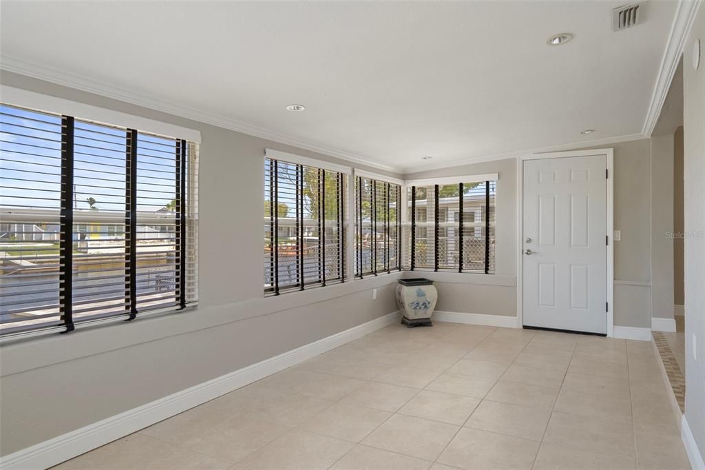 For Rent: $2,400 (2 beds, 2 baths, 1236 Square Feet)