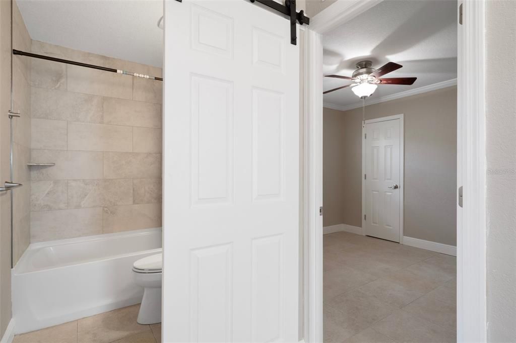 For Rent: $2,400 (2 beds, 2 baths, 1236 Square Feet)